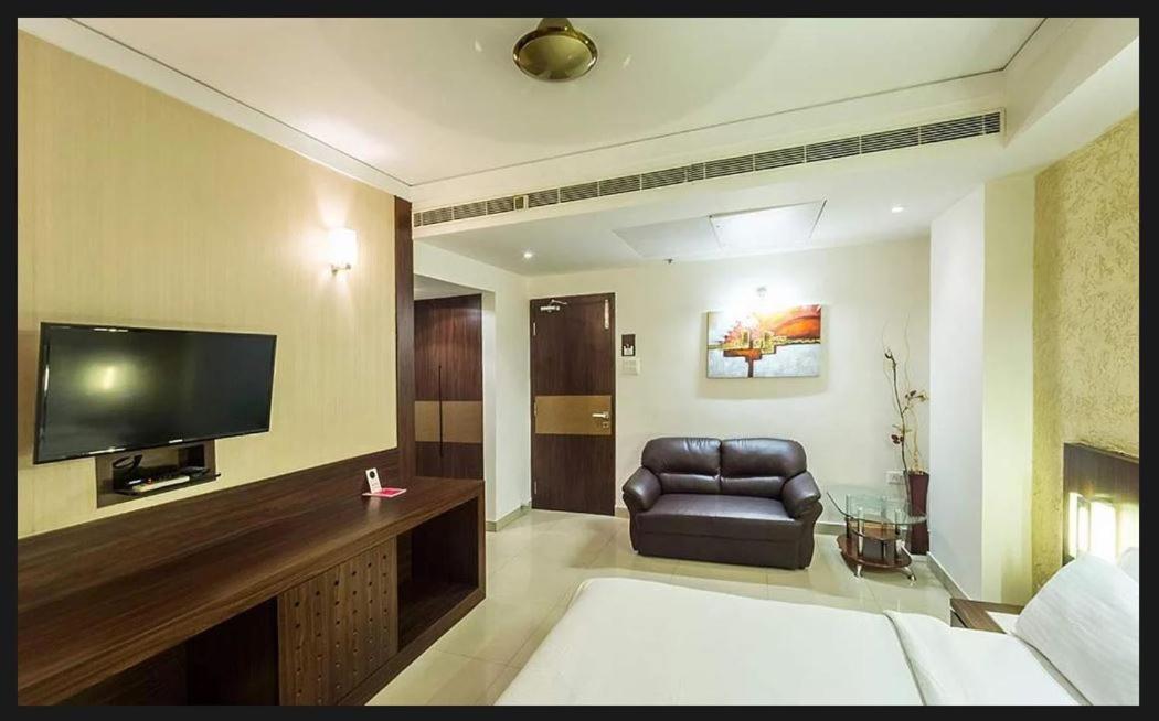 The Regal Park Hotel Визакхапатнам Екстериор снимка